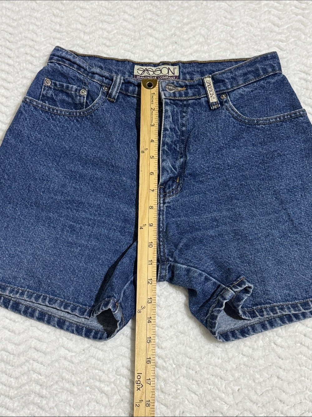 Sasson Women’s Vintage Denim Shorts Bermuda Cut Off Jorts Medium Wash - Picture 4 of 12